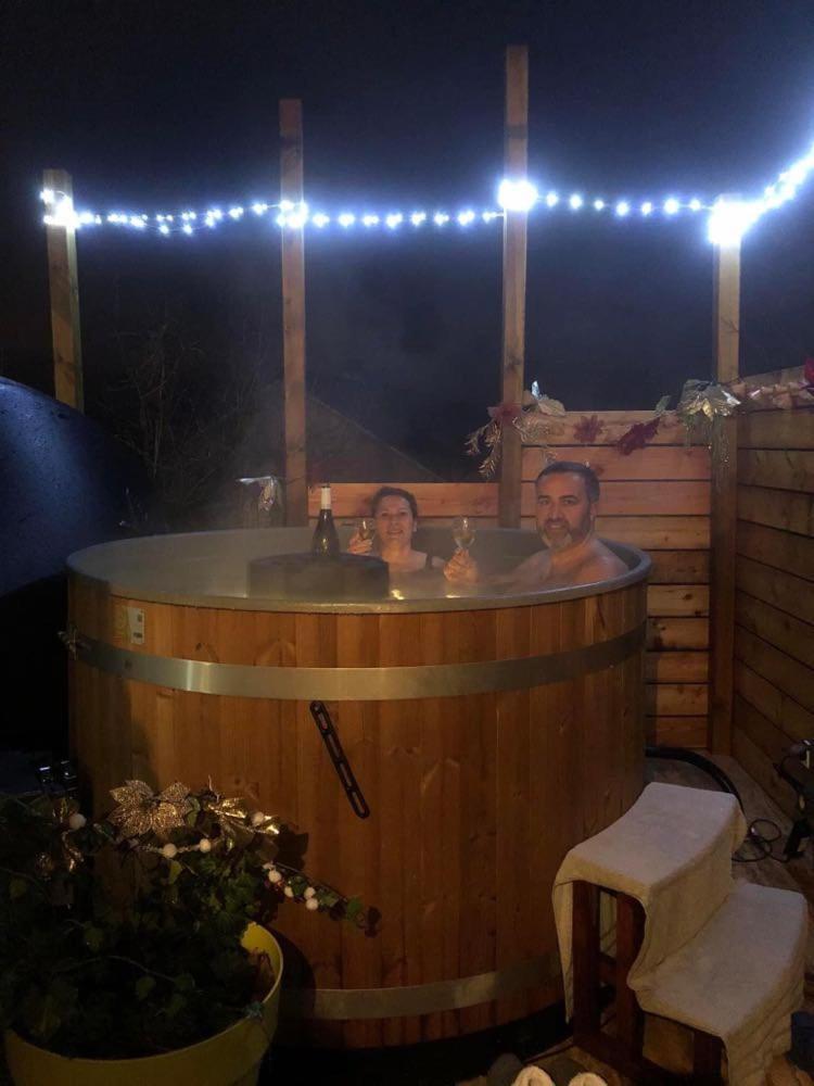 Mouxy A La Marc'Quize Chambres D'Hotes, Petit Dejeuner Compris, Avec Piscine A Debordement En Exterieur, Bain Nordique A 38 Degres En Prestation Supplement Sur Reservation Horaire Anticipee 1 Place De Parking Gratuite Sur Place מראה חיצוני תמונה