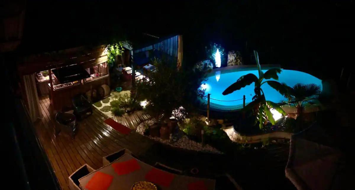 Mouxy A La Marc'Quize Chambres D'Hotes, Petit Dejeuner Compris, Avec Piscine A Debordement En Exterieur, Bain Nordique A 38 Degres En Prestation Supplement Sur Reservation Horaire Anticipee 1 Place De Parking Gratuite Sur Place מראה חיצוני תמונה