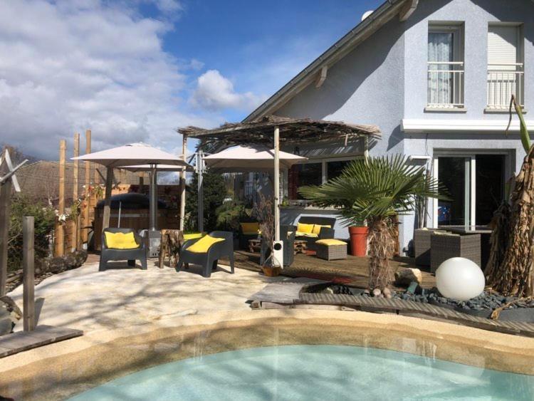 Mouxy A La Marc'Quize Chambres D'Hotes, Petit Dejeuner Compris, Avec Piscine A Debordement En Exterieur, Bain Nordique A 38 Degres En Prestation Supplement Sur Reservation Horaire Anticipee 1 Place De Parking Gratuite Sur Place מראה חיצוני תמונה