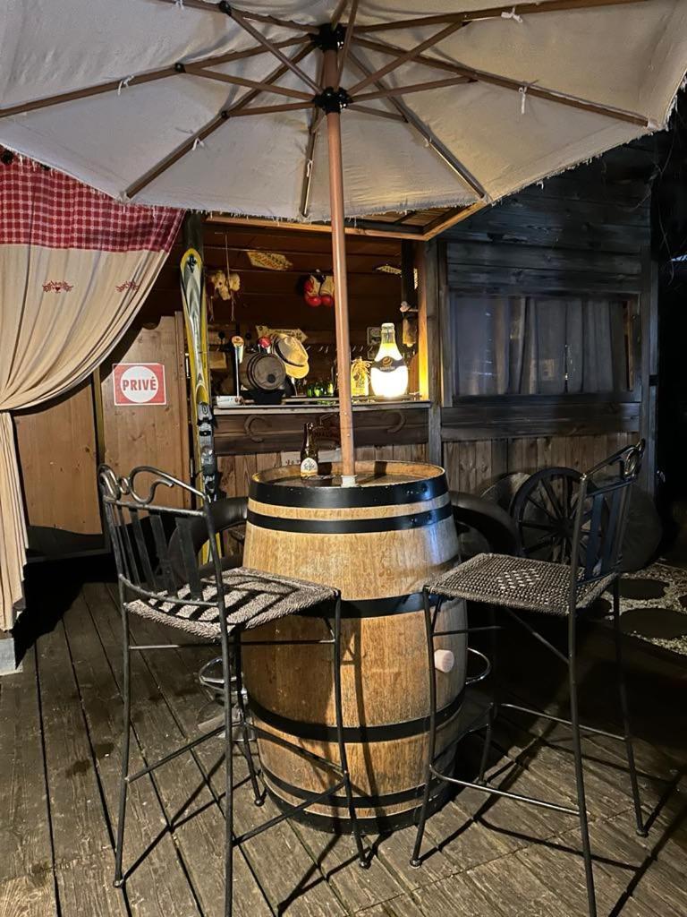 Mouxy A La Marc'Quize Chambres D'Hotes, Petit Dejeuner Compris, Avec Piscine A Debordement En Exterieur, Bain Nordique A 38 Degres En Prestation Supplement Sur Reservation Horaire Anticipee 1 Place De Parking Gratuite Sur Place מראה חיצוני תמונה